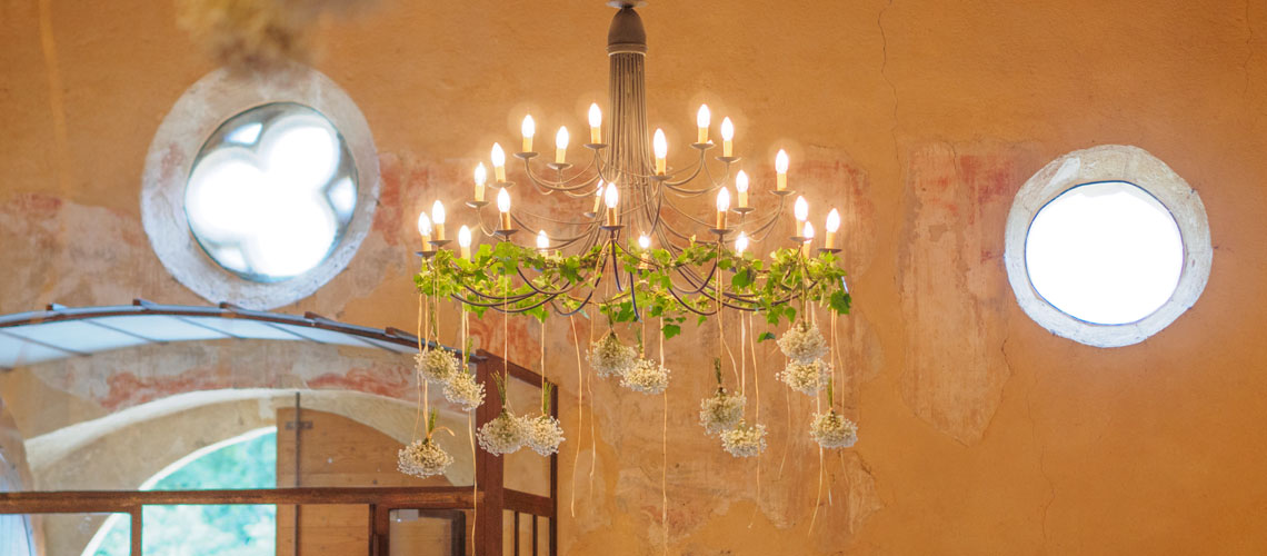 décoration-luste-Saint Bacchi-fleuriste-mariage-Peyrolles-Jouques