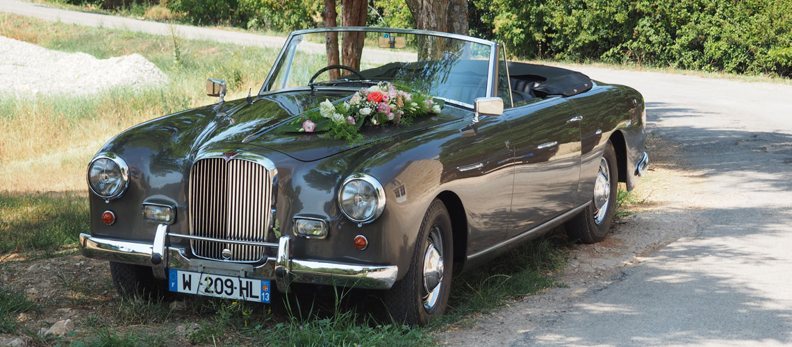 mariage-fleuriste-décoration-voiture-Vauvenargues-Sambuc
