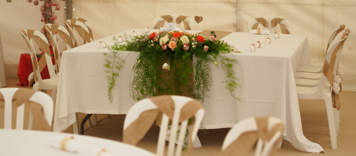 mariage-fleuriste-décoration-table-honneur-Vauvenargues