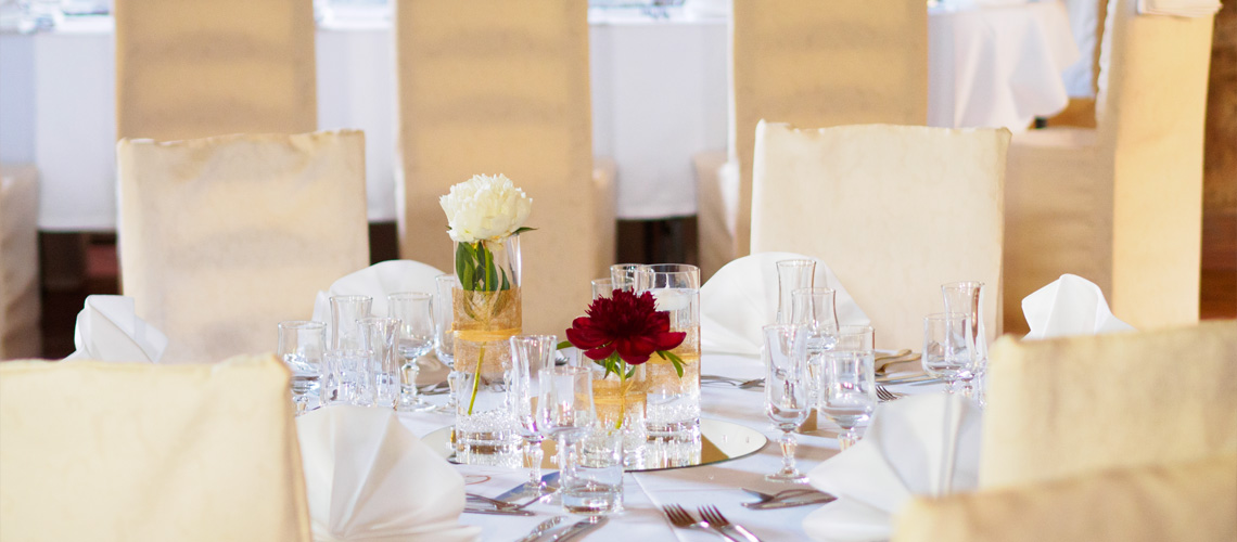 mariage-fleuriste-décoration-table-pivoine-Vauvenargues