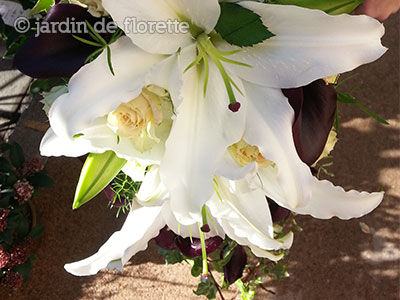 Bouquet de mariée cascade - une trés longue cascade de fleurs