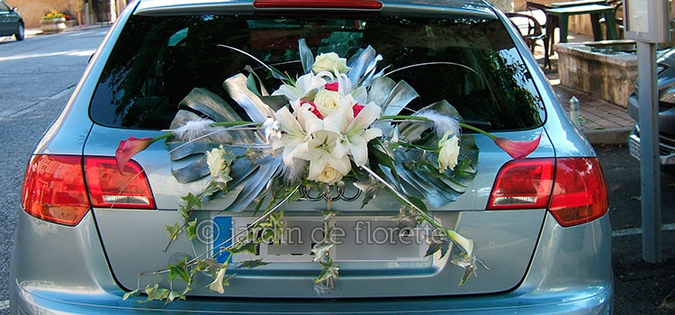 Décoration florale moderne arrière Audi A3