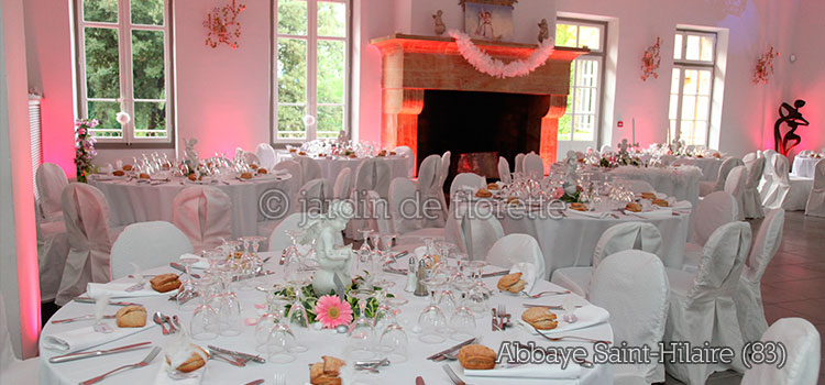 Centre de table mariage anges et fleurs - manoir de Saint Hilaire (83)