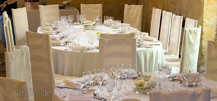 Centre de table coupe de lys blanc - chapelle Saint Bacchi
